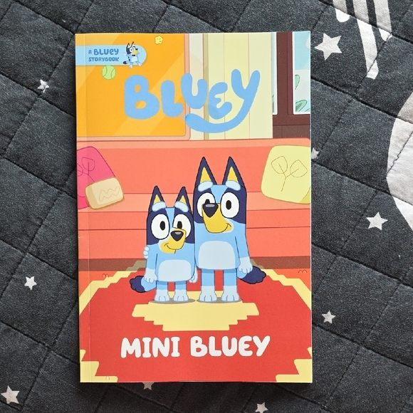 🦕 Bluey Mini Bluey Book - Picture 1 of 2